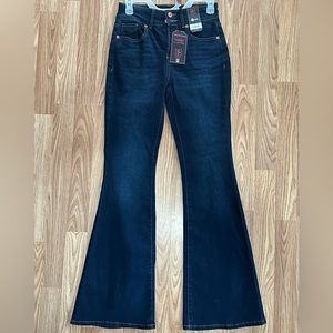 Women’s No Boundaries High Rise Flare Jeans